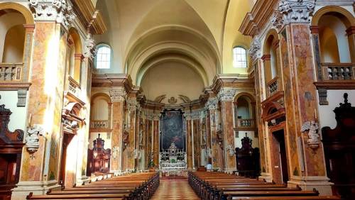 圣方济·沙勿略教堂, 内部 - Ai Voice