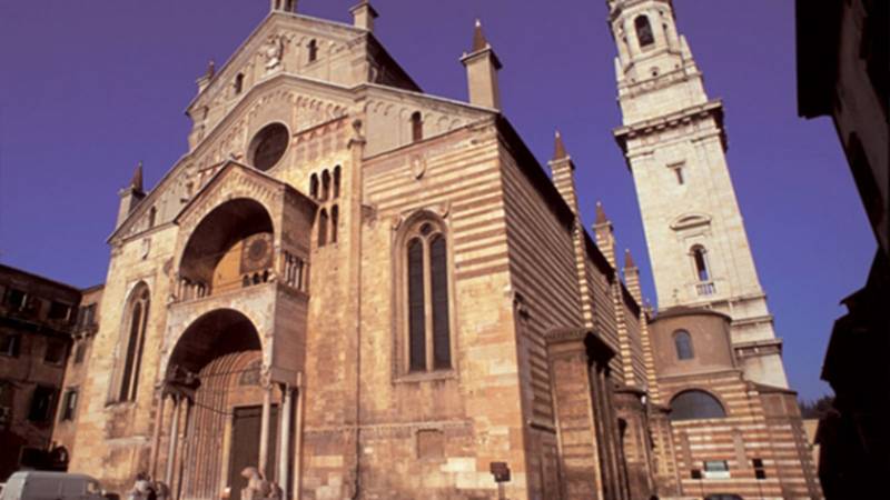 CATHEDRAL-ADJACENT BUILDINGS