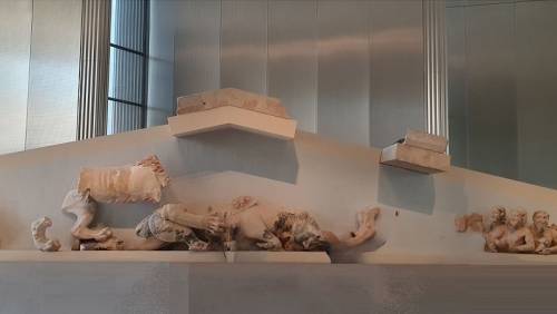 MUSEO ACROPOLI, Primo Piano Frontone Con Tori E Leonesse