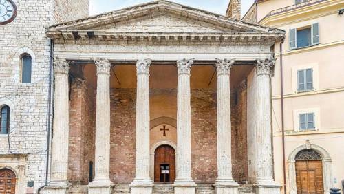 RATHAUSPLATZ, Minerva-Tempel