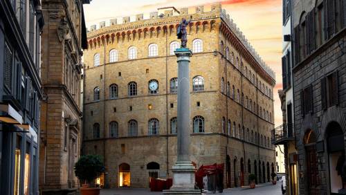 VIA DE TORNABUONI, Santa Trinita'
