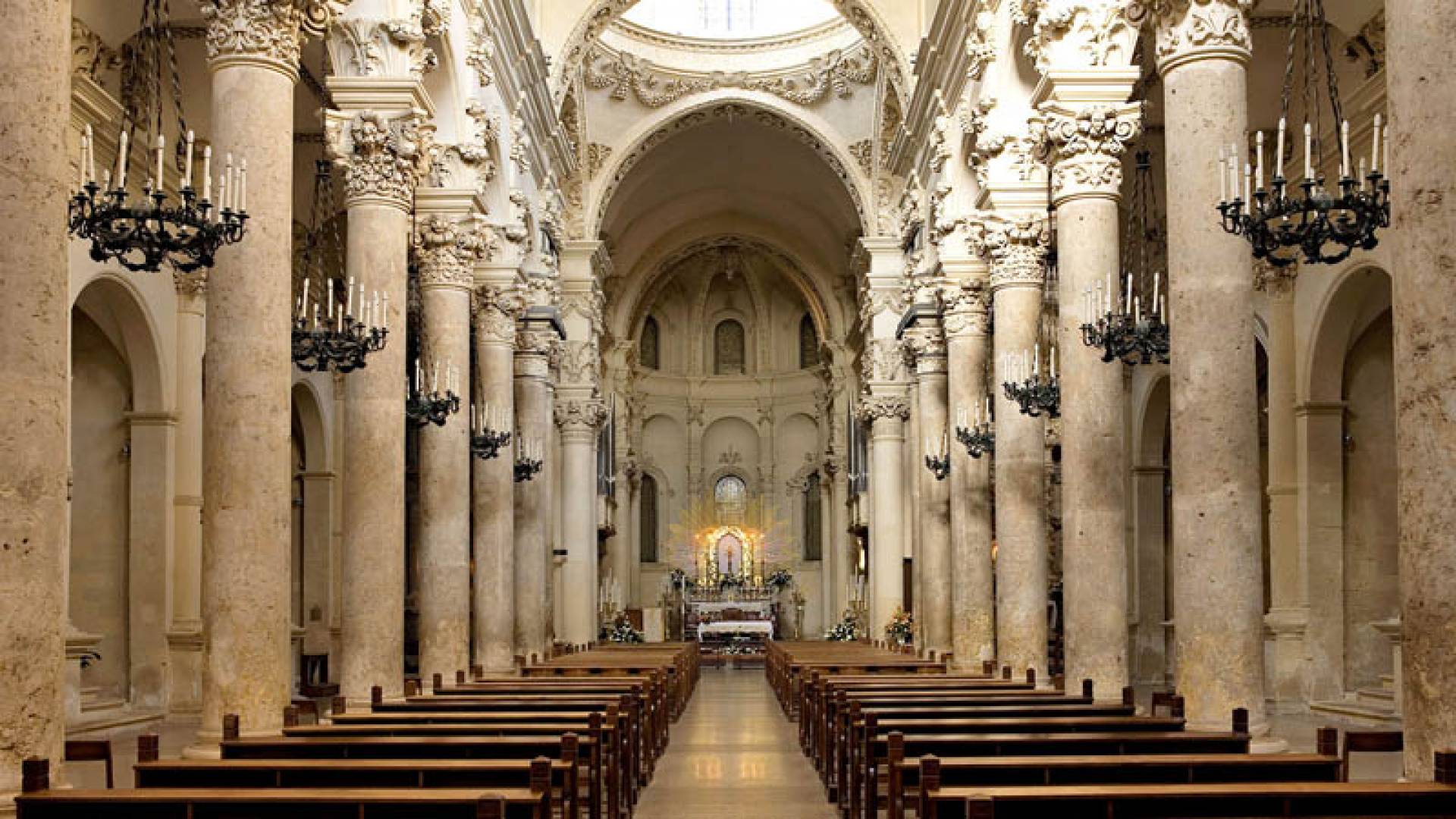 BASILICA DI SANTA CROCE, Interno