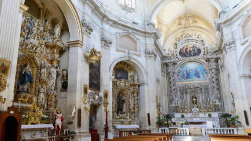 KIRCHE SANTA CHIARA, Kirche Santa Chiara