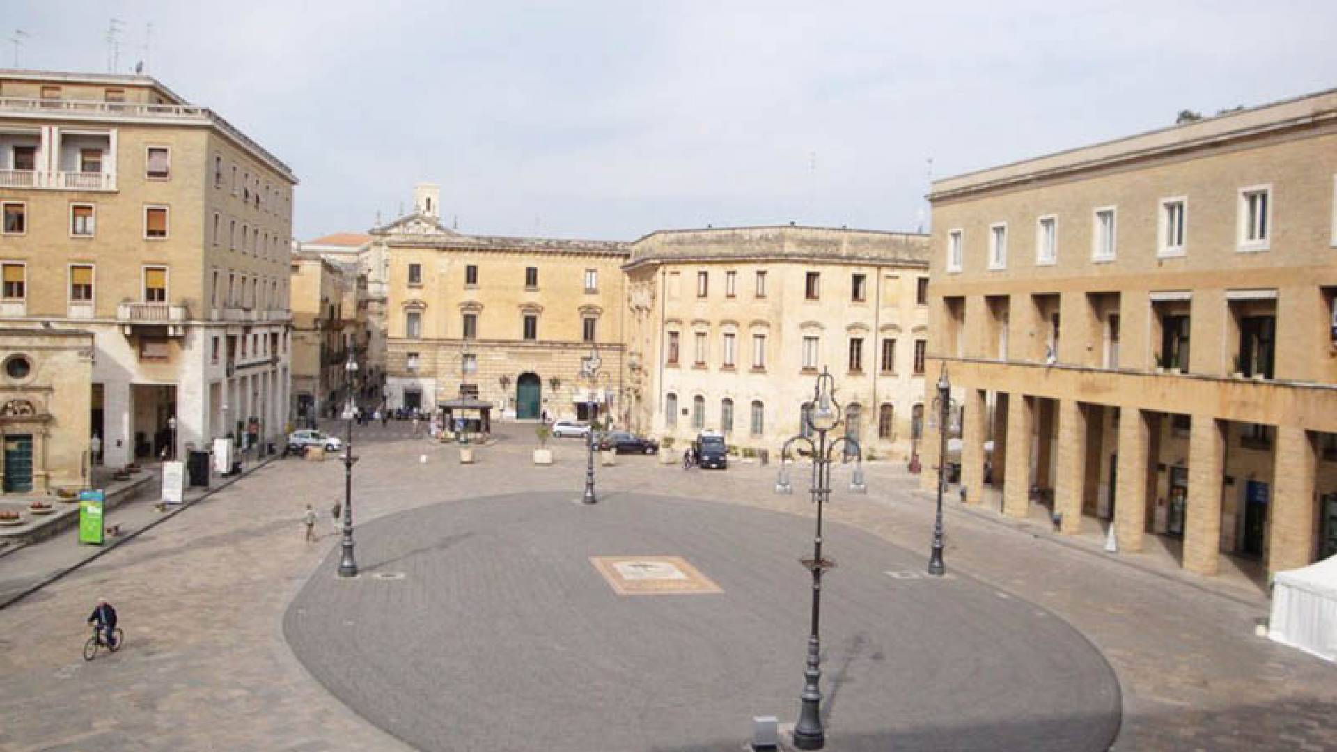 PIAZZA SANT'ORONZO, First Part