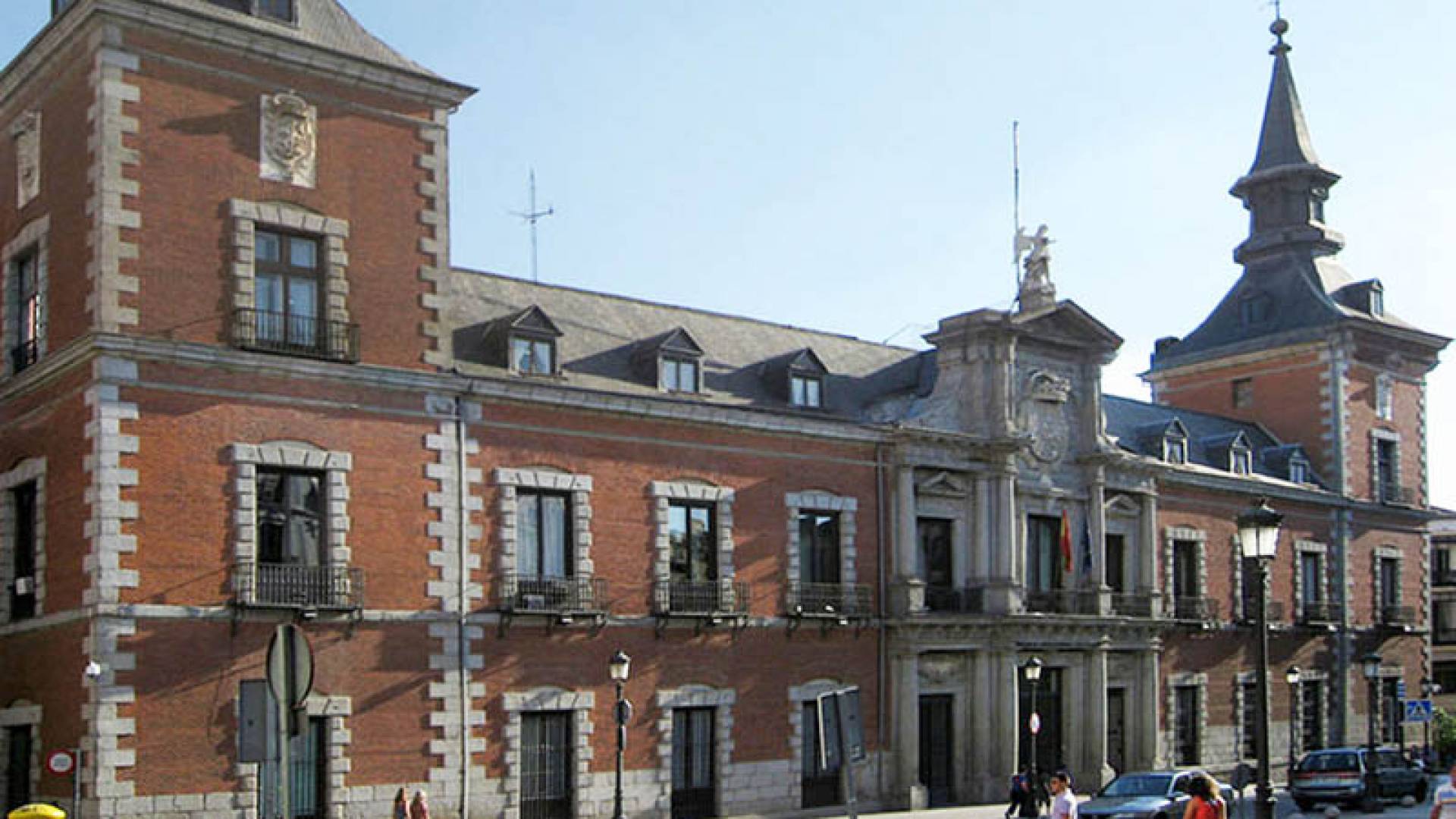 PLAZA DE SANTA CRUZ, Palacio De Santa Cruz