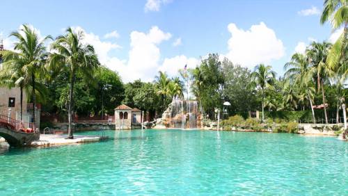 VENETIAN POOL