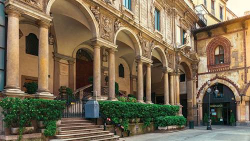 PLAZA MERCANTI, Palacio De La Ragione