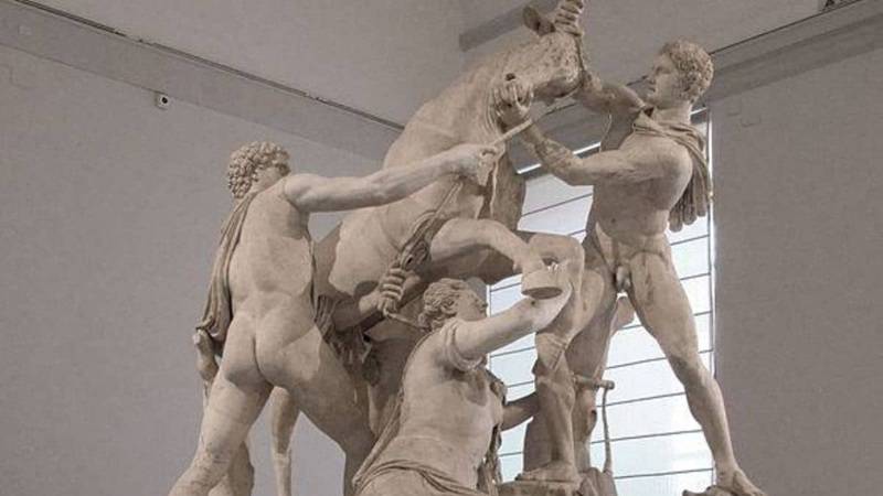 FARNESE-STIER – ERDGESCHOSS RAUM 16 - AI VOICE