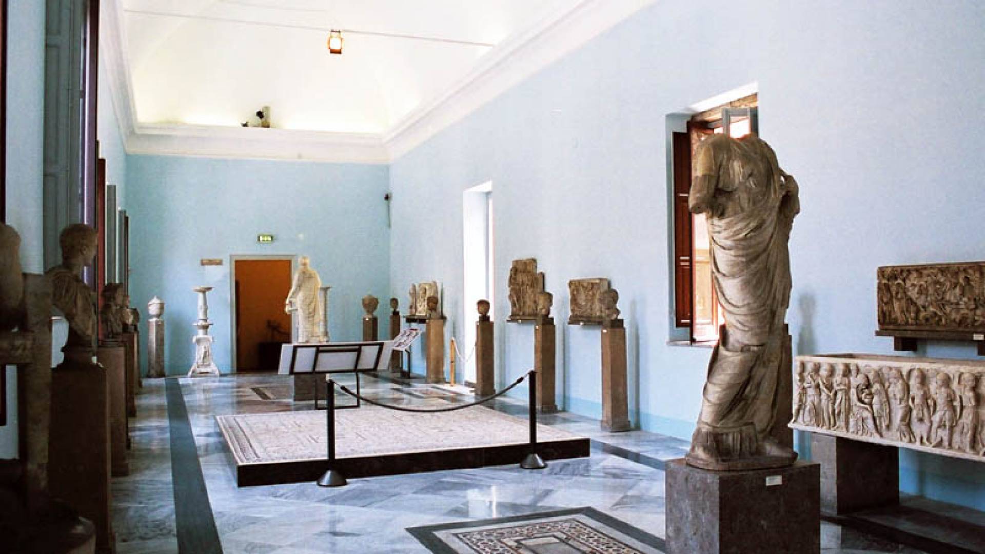 考古博物馆, 历史和腓尼基人展品
