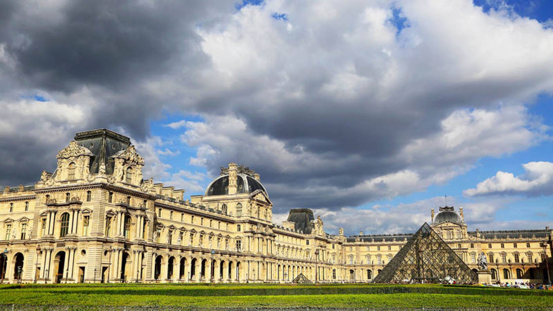 MUSEO DEL LOUVRE, Storia