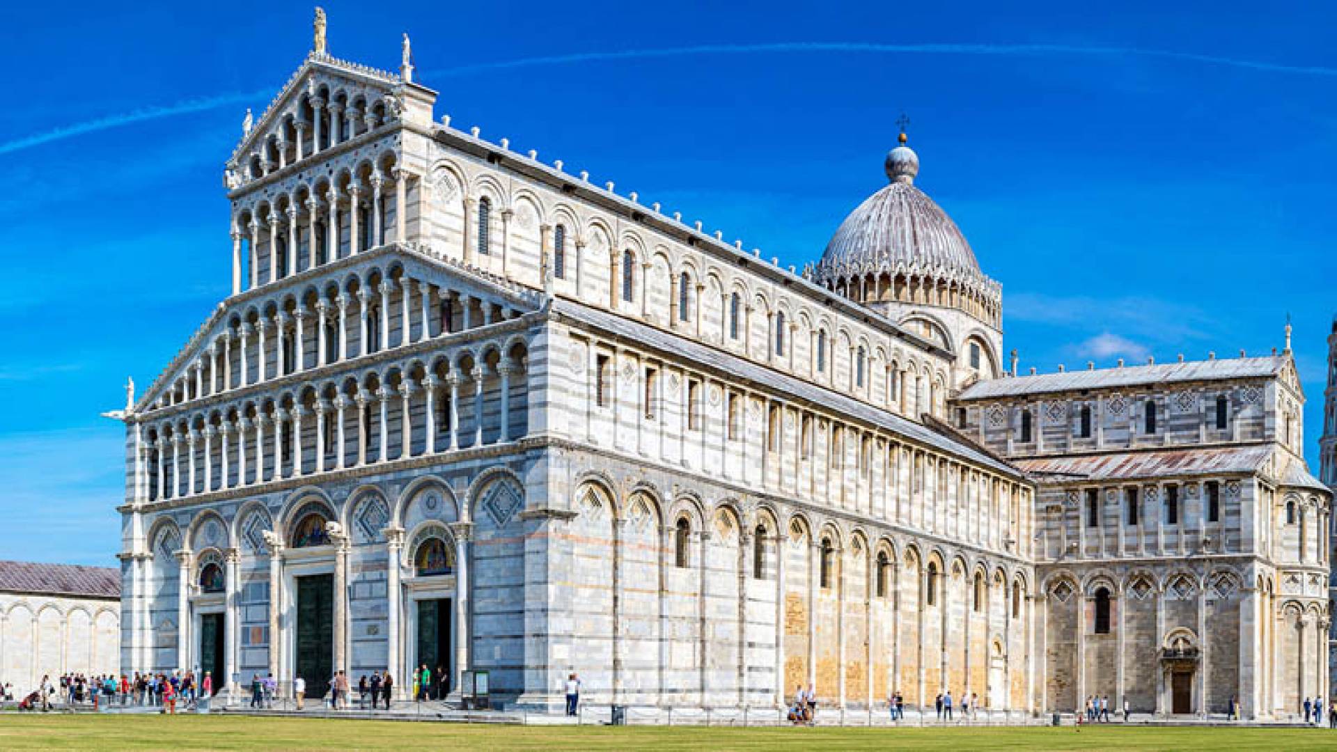 PIAZZA DEI MIRACOLI, Cathedral Exterior