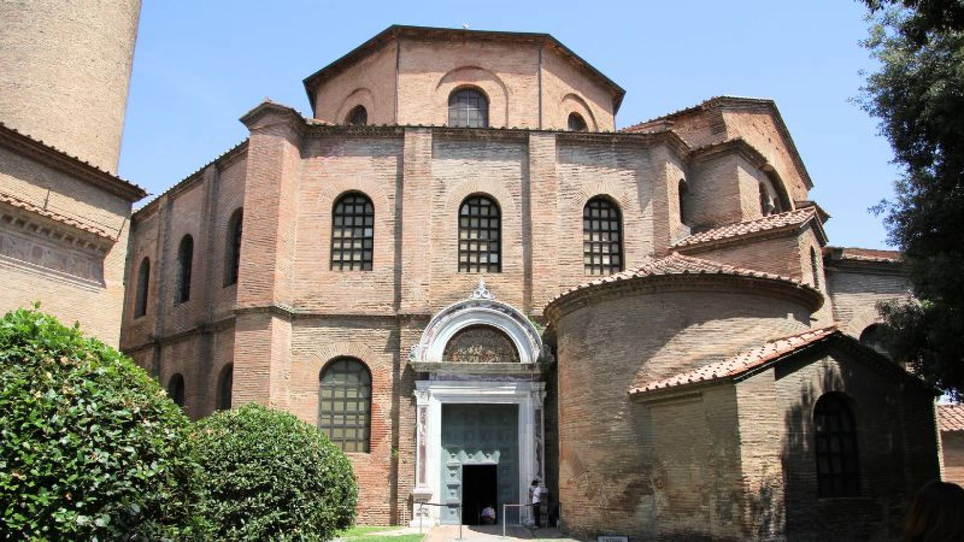 BASILICA DI SAN VITALE, Exterior