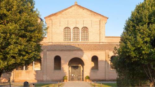 BASILICA OF SANT'APOLLINARE IN CLASSE, Presentation And Exterior