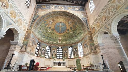 BASILICA DI SANT APOLLINARE IN CLASSE, Interno