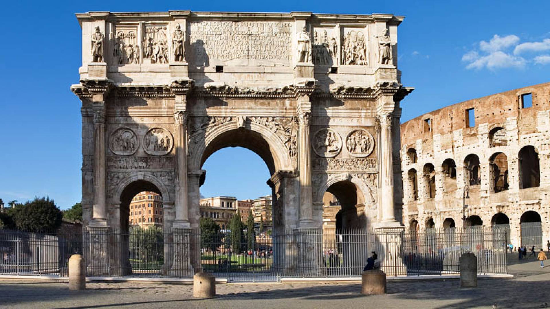 罗马斗兽场, 君士坦丁凯旋门