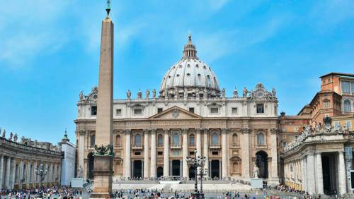 ПЛОЩАДЬ СВЯТОГО ПЕТРА (ит. SAN PIETRO), История Базилики