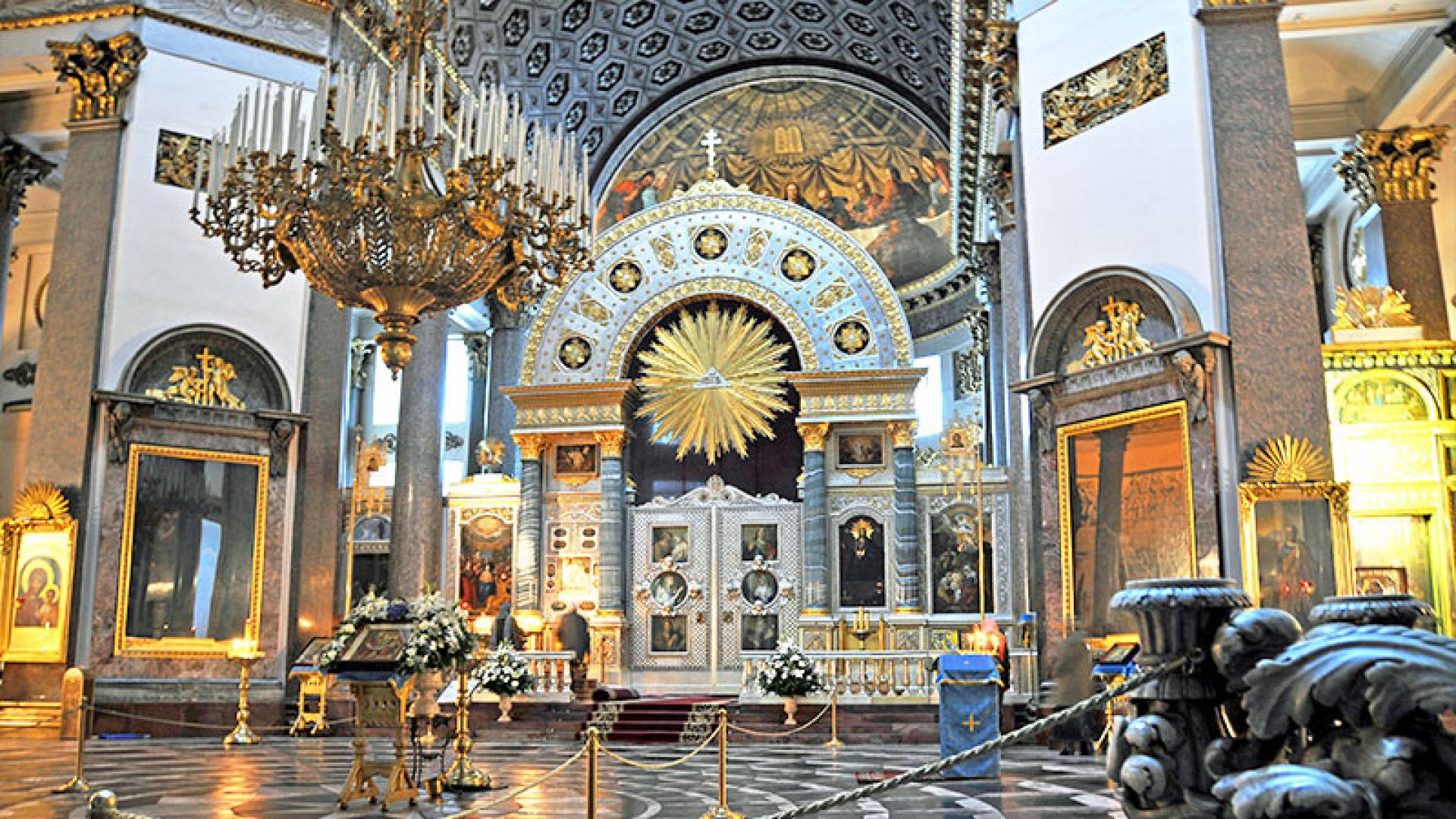 CATHÉDRALE NOTRE-DAME-DE-KAZAN, Cathédrale Notre-Dame-De-Kazan