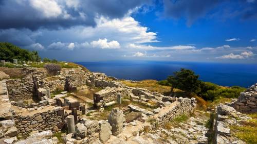 SITIO ARQUEOLÓGICO DE LA ANTIGUA THERA, Presentación - Ai Voice