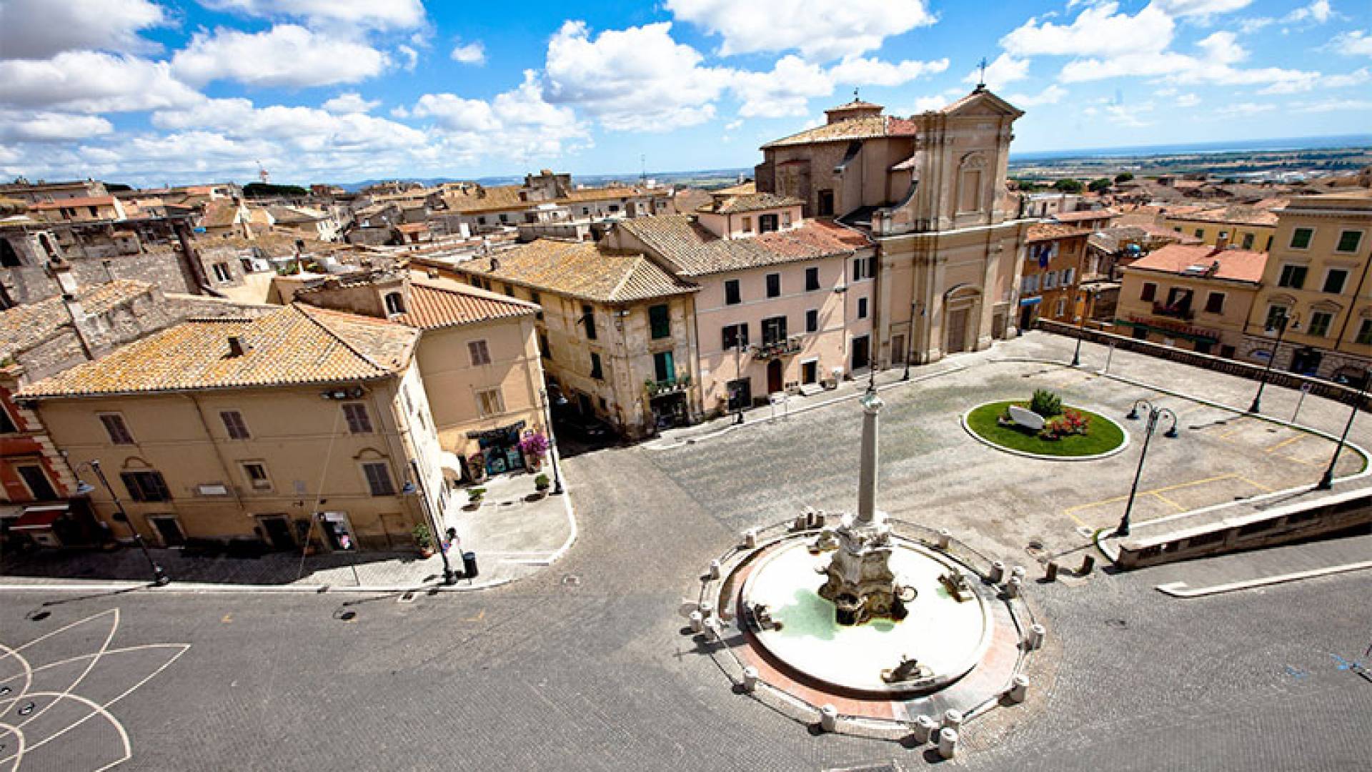 PALAZZO COMUNALE AND PIAZZA DEL COMUNE, Presentation