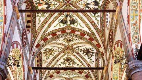 BASILIQUE DE SANT'ANASTASIA, Présentation Et Intérieur