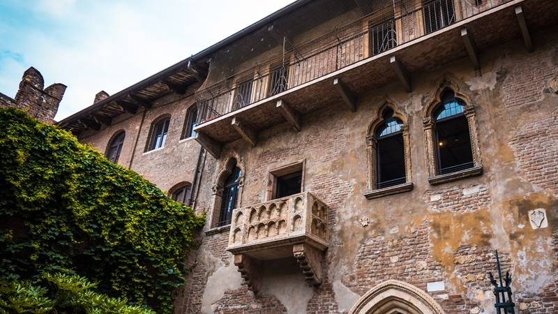 INTRODUCTION - AI VOICE