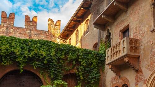 JULIET’S HOUSE, Description - Ai Voice