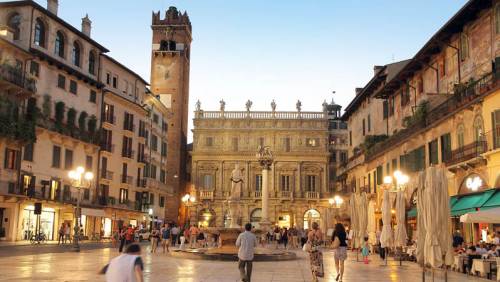 OLD TOWN, Piazza Erbe