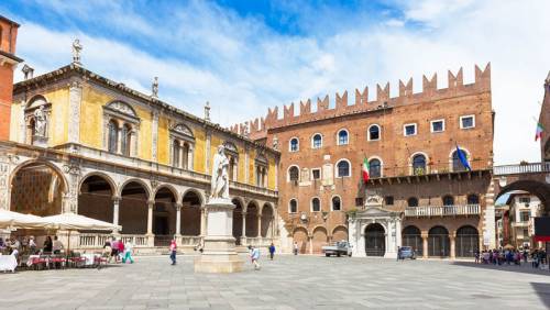 OLD TOWN, Piazza Dei Signori