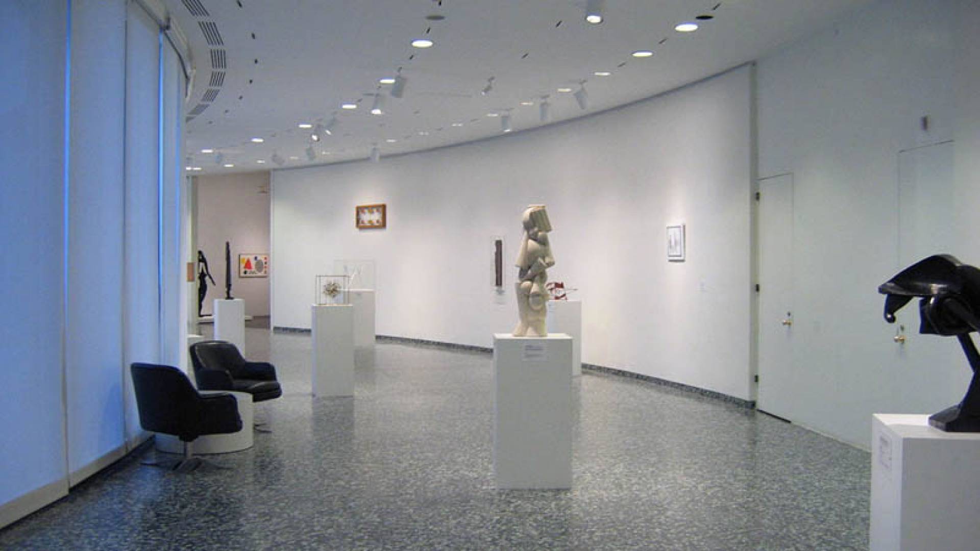 HIRSHHORN MUSEUM, Interior